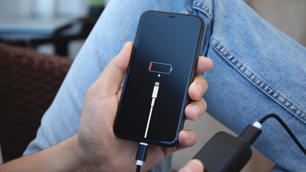 iphone not turning on but charging
